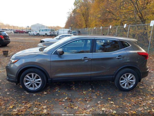 Nissan Rogue S Image 13