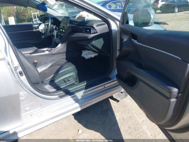 Toyota Camry Xse Image 12