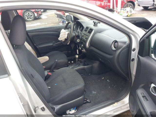 Nissan Versa 1.6 Sv Image 3