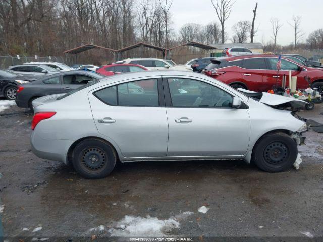 Nissan Versa 1.6 Sv Image 13