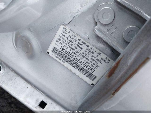 Acura TL 3.2 Image 12