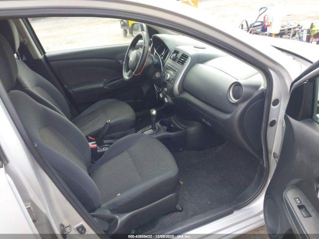 Nissan Versa 1.6 Sv Image 16