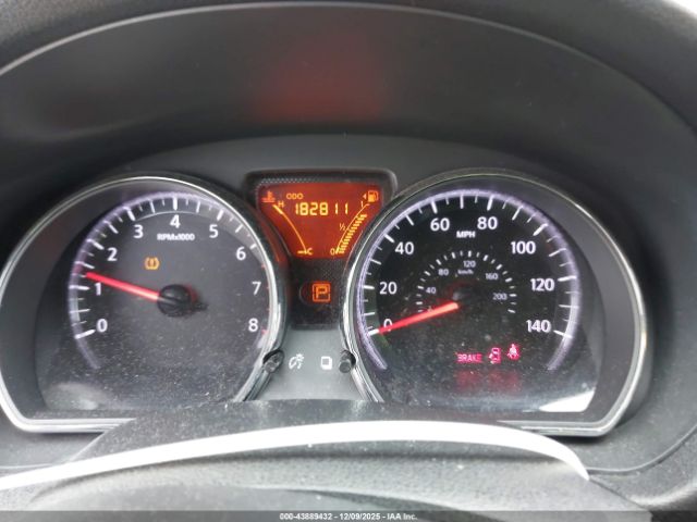 Nissan Versa 1.6 Sv Image 10