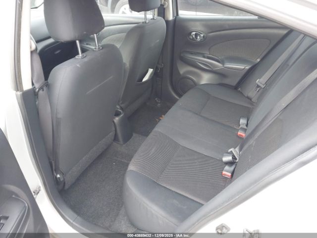 Nissan Versa 1.6 Sv Image 13