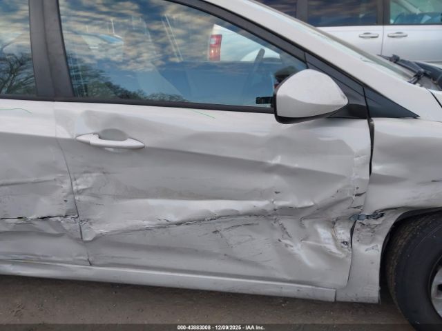 Hyundai ACCENT Se Image 10