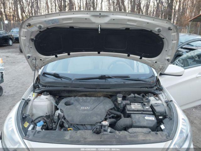 Hyundai ACCENT Se Image 8