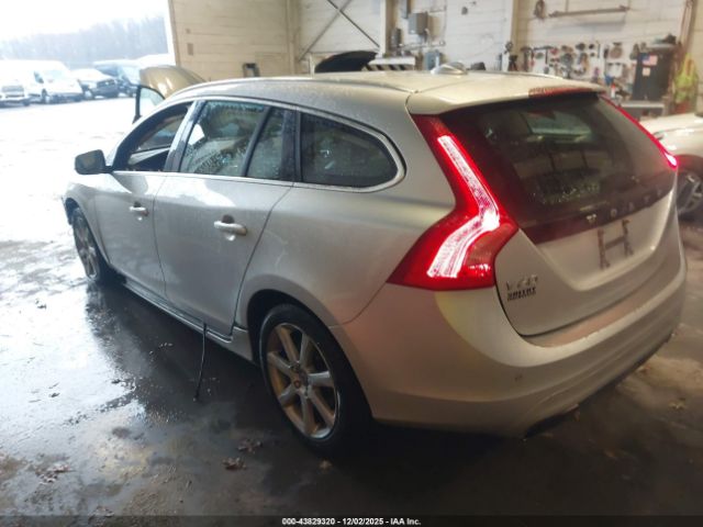 Volvo V60 T5 Drive-e Premier Image 2