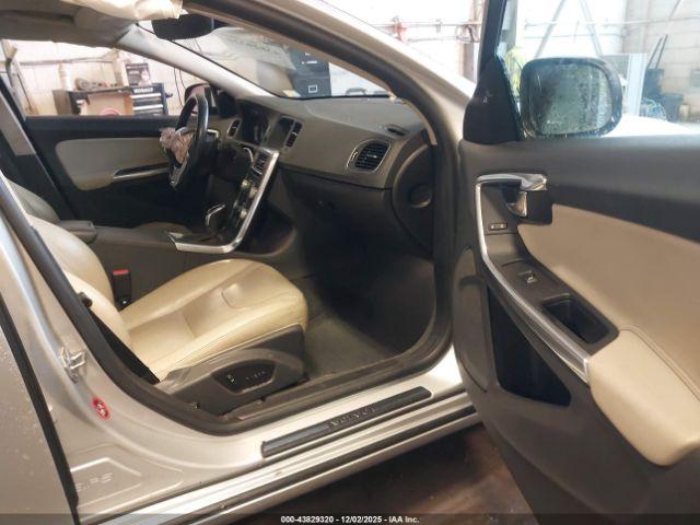 Volvo V60 T5 Drive-e Premier Image 3