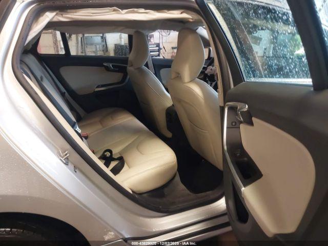 Volvo V60 T5 Drive-e Premier Image 14