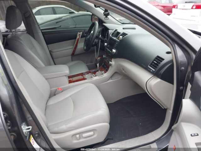 Toyota Highlander Limited V6 Image 14