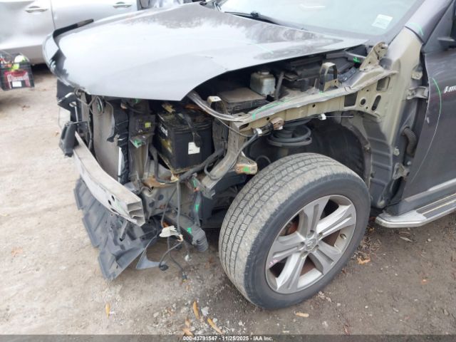 Toyota Highlander Limited V6 Image 3