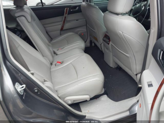 Toyota Highlander Limited V6 Image 4