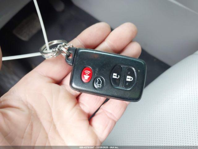 Toyota Highlander Limited V6 Image 8