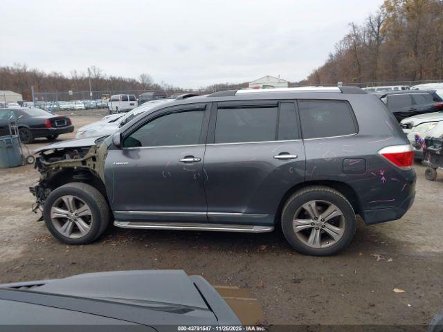 Toyota Highlander Limited V6 Image 12