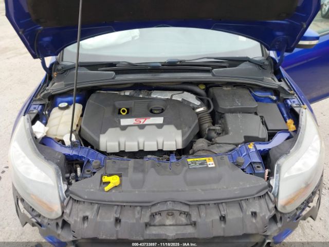 Ford Focus St Image 12