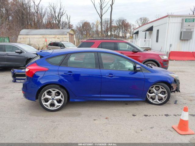 Ford Focus St Image 10