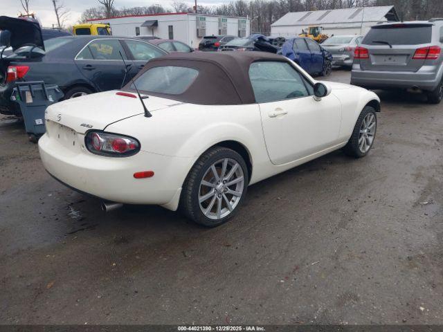 Mazda Mx-5 Grand Touring Image 3