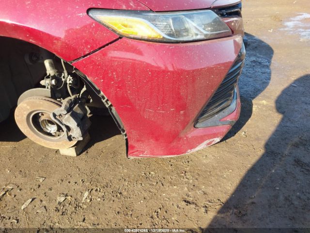 Toyota Camry Le Image 10