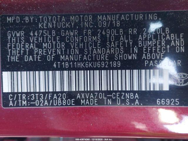 Toyota Camry Le Image 7