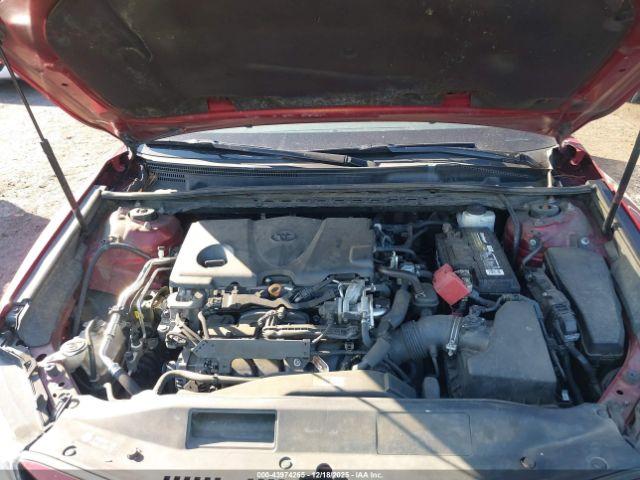 Toyota Camry Le Image 16