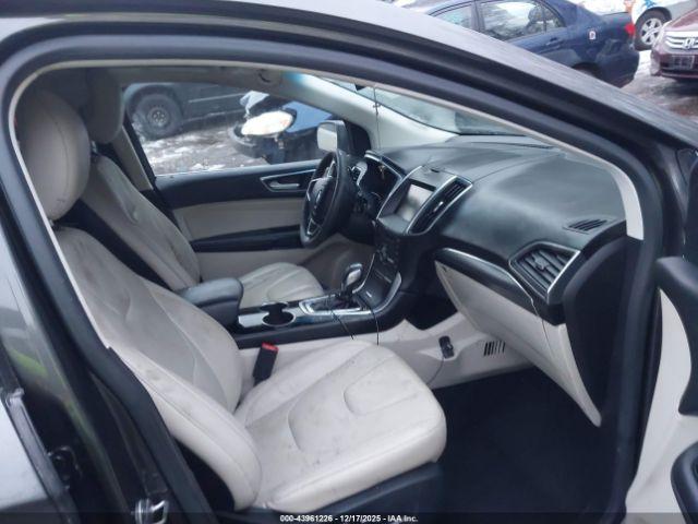 Ford Edge Titanium Image 2