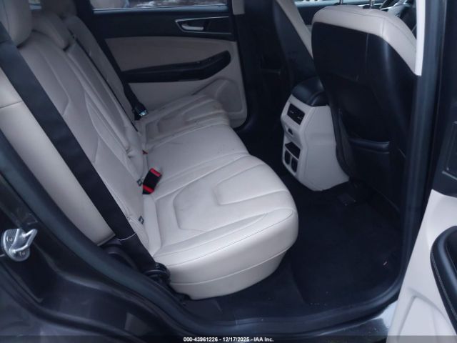 Ford Edge Titanium Image 10
