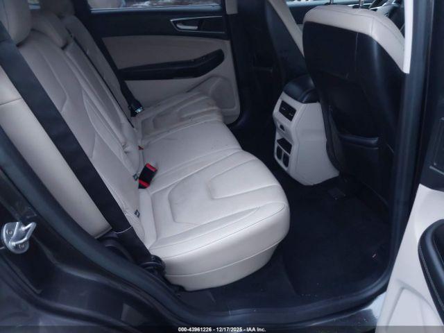 Ford Edge Titanium Image 10