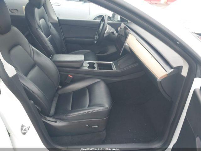 Tesla Model Y Long Range Dual Motor All-wheel Drive Image 7