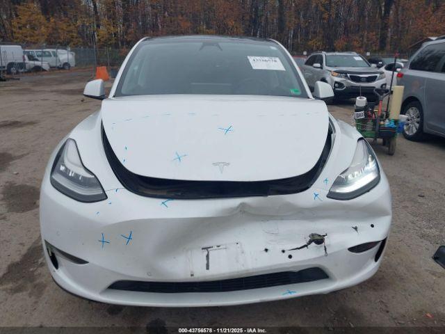 Tesla Model Y Long Range Dual Motor All-wheel Drive Image 16