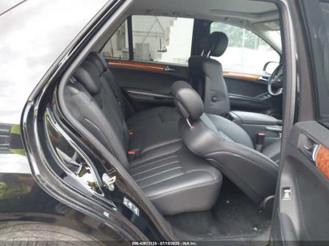 Mercedes-Benz M-Class 4matic Image 9