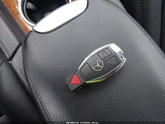 Mercedes-Benz M-Class 4matic Image 8
