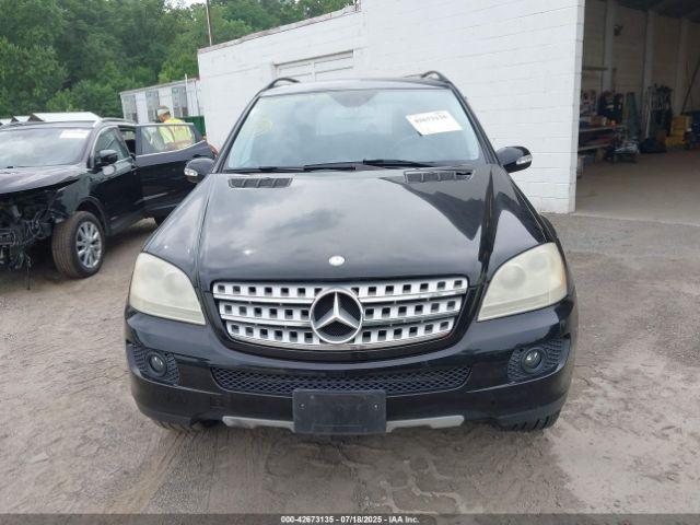 Mercedes-Benz M-Class 4matic Image 12