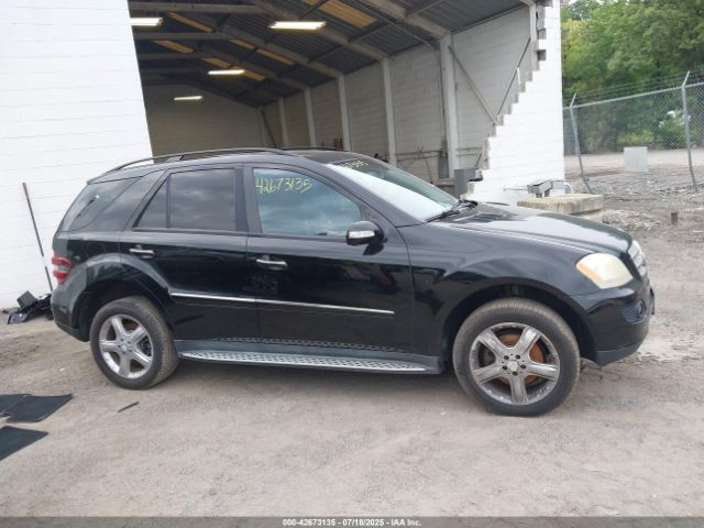 Mercedes-Benz M-Class 4matic Image 17