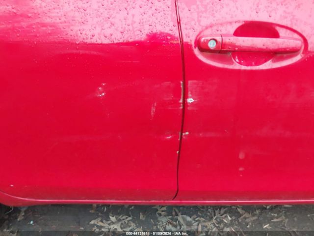 Toyota Yaris Image 8