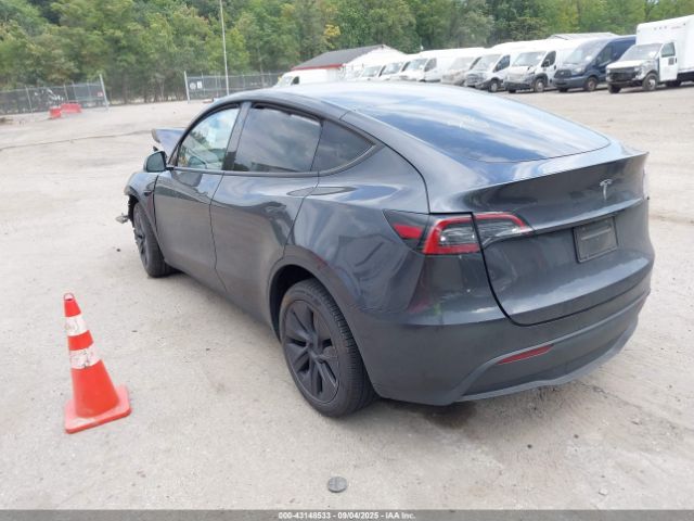 Tesla Model Y Long Range Dual Motor All-wheel Drive Image 3